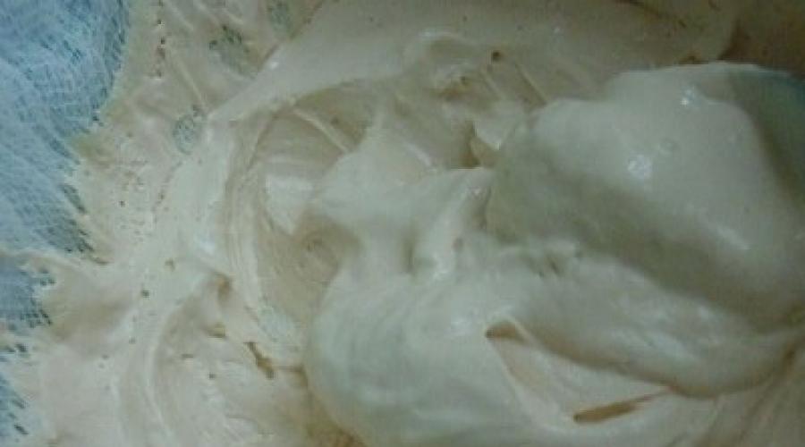 Milk soufflé with creme brulee flavor.  Cream soufflé from ryazhenka Banana ryazhenka kefir gelatin recipe