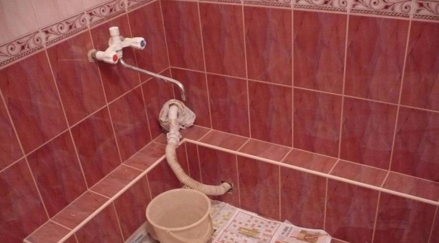 Короб для канализации в ванной. Короб из гипсокартона под ванной — особенности сооружения и ревизионные люки. Преимущества использования гипсокартона для короба в ванной