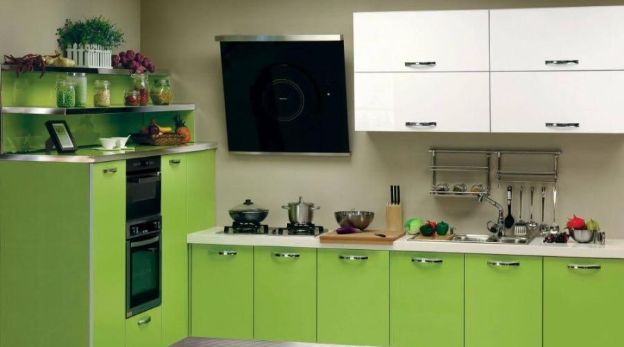 Кухонный гарнитур салатовый сочетанием с белым дизайн. Зеленый цвет в интерьере кухни, сочетяния с коричневым. А что делать если площадь кухни миниатюрная
