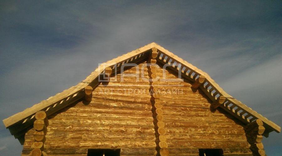 Budowa domu z nieobrobionych bali w Mozhaisk.  Surowe kłody. Alternatywne pytania do krzyżówki dla słowa drewno okrągłe