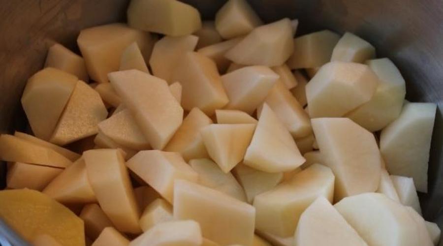 Картошка по домашнему на сковороде. Хрустящий картофель по деревенски: рецепт приготовления в духовке и на сковороде. Обжарьте в любимом масле