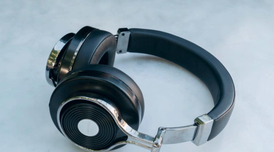 Stereofoniczne zestawy słuchawkowe Bluetooth.  Ceny słuchawek.  MindKoo MKO023 – pełnowymiarowy model z obrotowymi misami