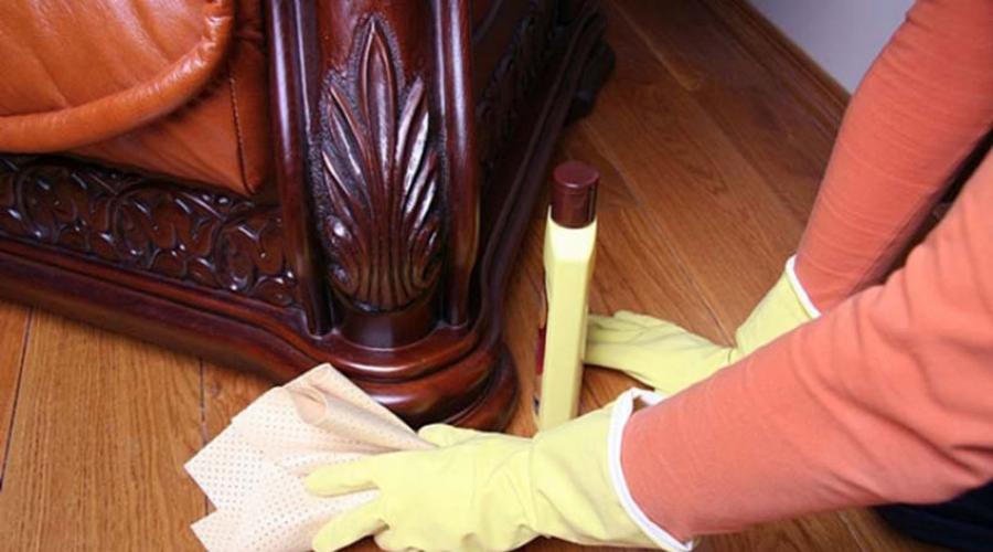 Product for cleaning wooden furniture.  Caring for wooden furniture.  Special equipment for cleaning kitchen furniture
