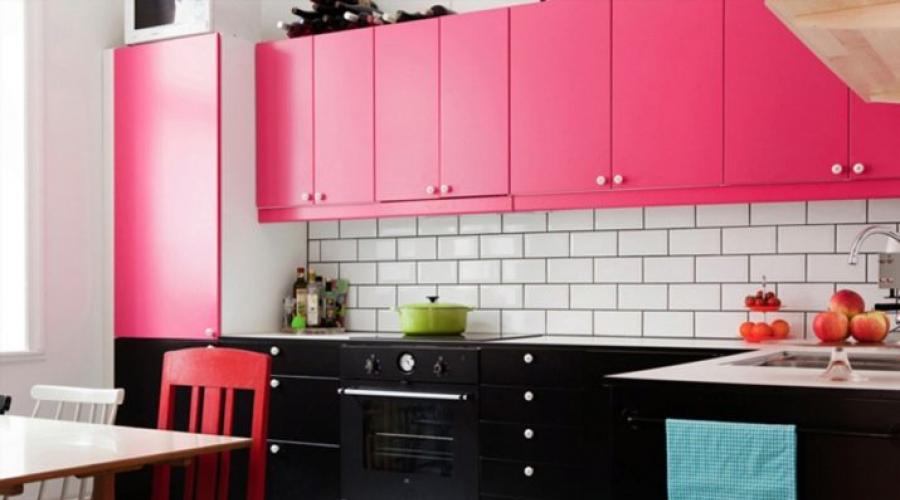 Which apron is suitable for a white kitchen.  Design of a black and white kitchen, how to choose the right interior elements, apron, curtains, flooring, table, chairs.  For red kitchen