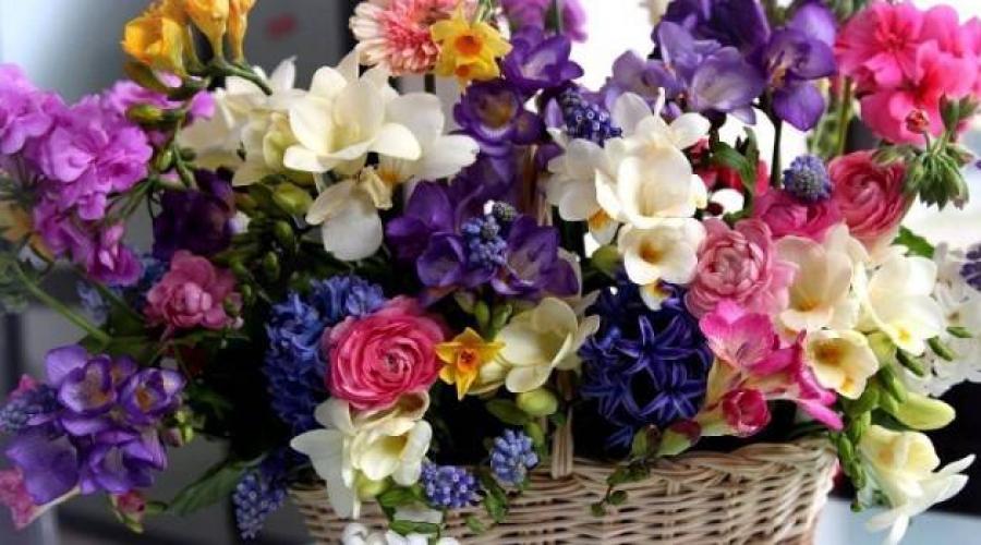 Из чего лучше собрать букет цветов. Как сделать букет из свежих цветов своими руками? Что учесть при составлении композиций