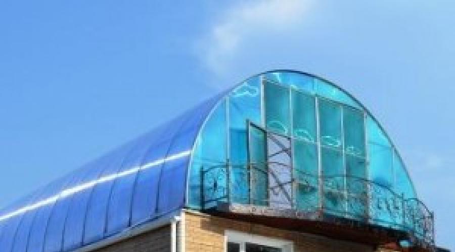 Couvrez le toit de polycarbonate.  Toit en polycarbonate.  Comment recouvrir une toiture en polycarbonate ?  Principe de conception